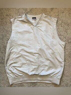 Nike Men's Beige V-Neck Sleeveless Wind Vest